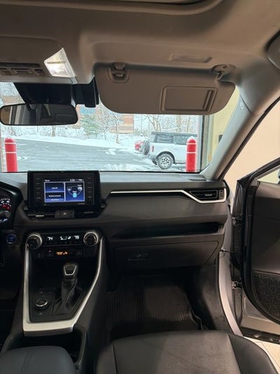 2022 Toyota RAV4 Hybrid XLE Premium