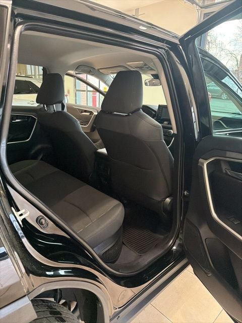 2020 Toyota RAV4 Hybrid XLE