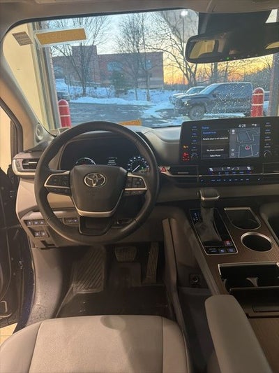 2024 Toyota Sienna XLE 7 Passenger