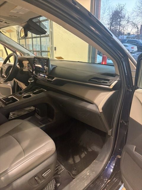 2024 Toyota Sienna XLE 7 Passenger