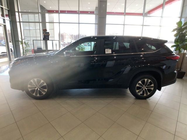 2025 Toyota Highlander XLE