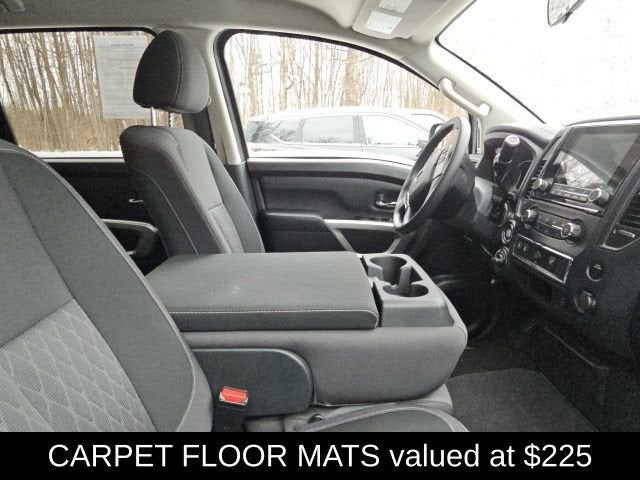 2023 Nissan Titan SV