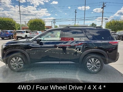 2025 Nissan Pathfinder SV