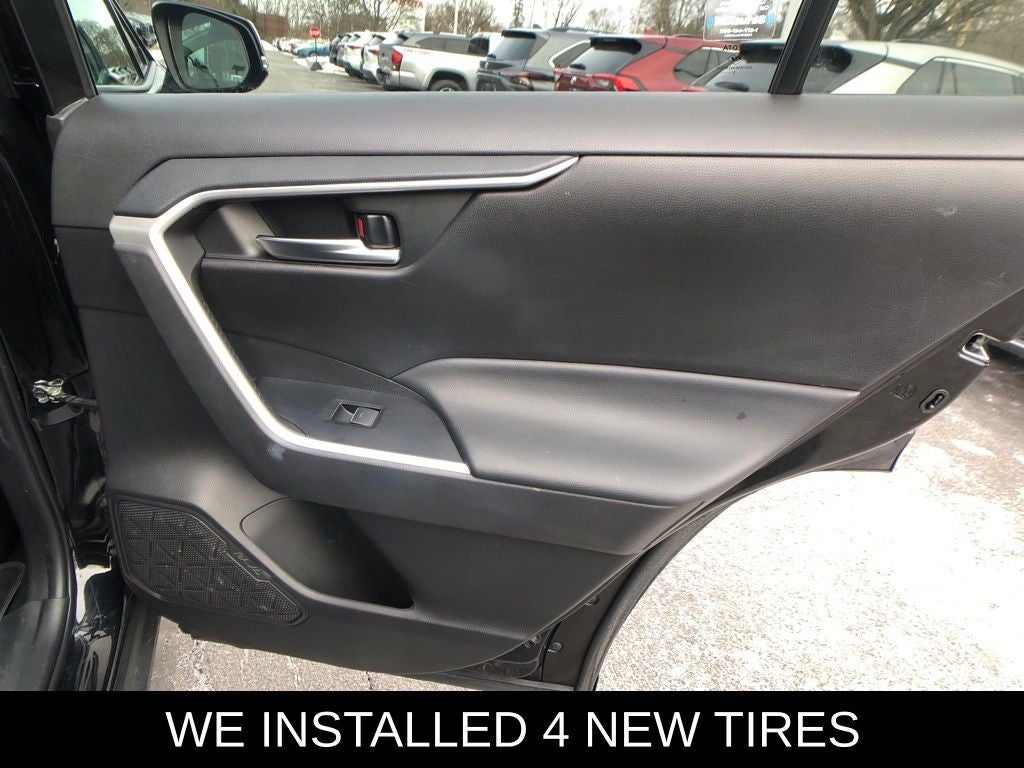 2022 Toyota RAV4 XLE