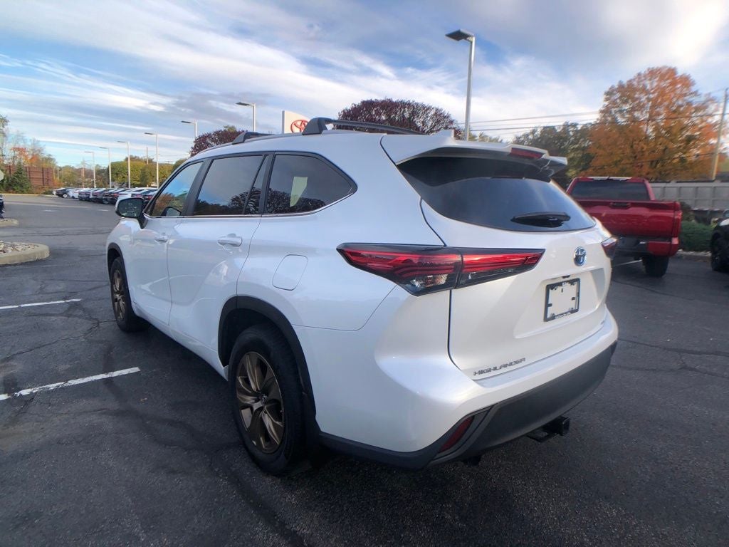 2023 Toyota Highlander Hybrid Bronze Edition