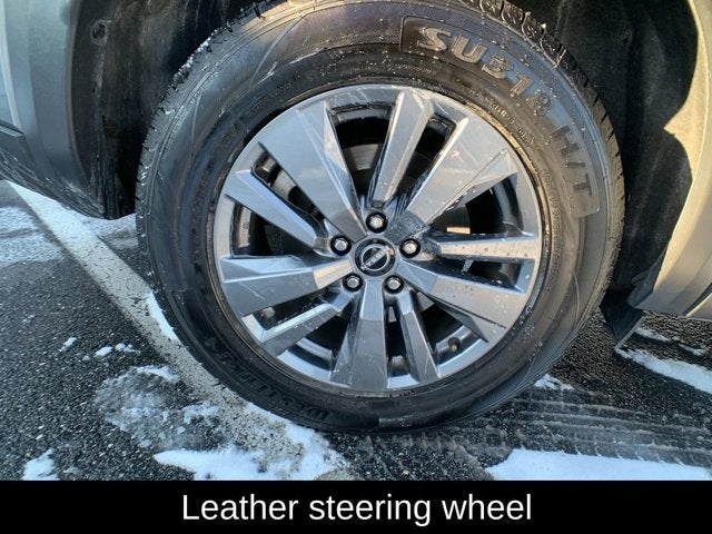 2024 Nissan Pathfinder SV