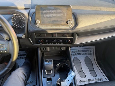 2025 Nissan Rogue SV