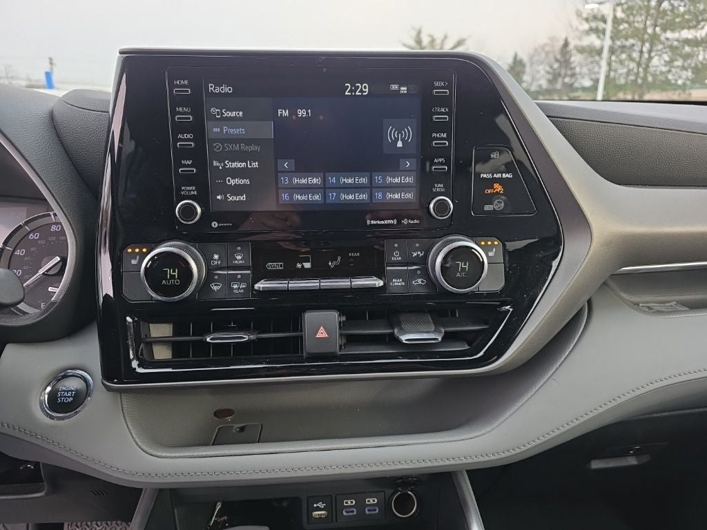 2022 Toyota Highlander XLE