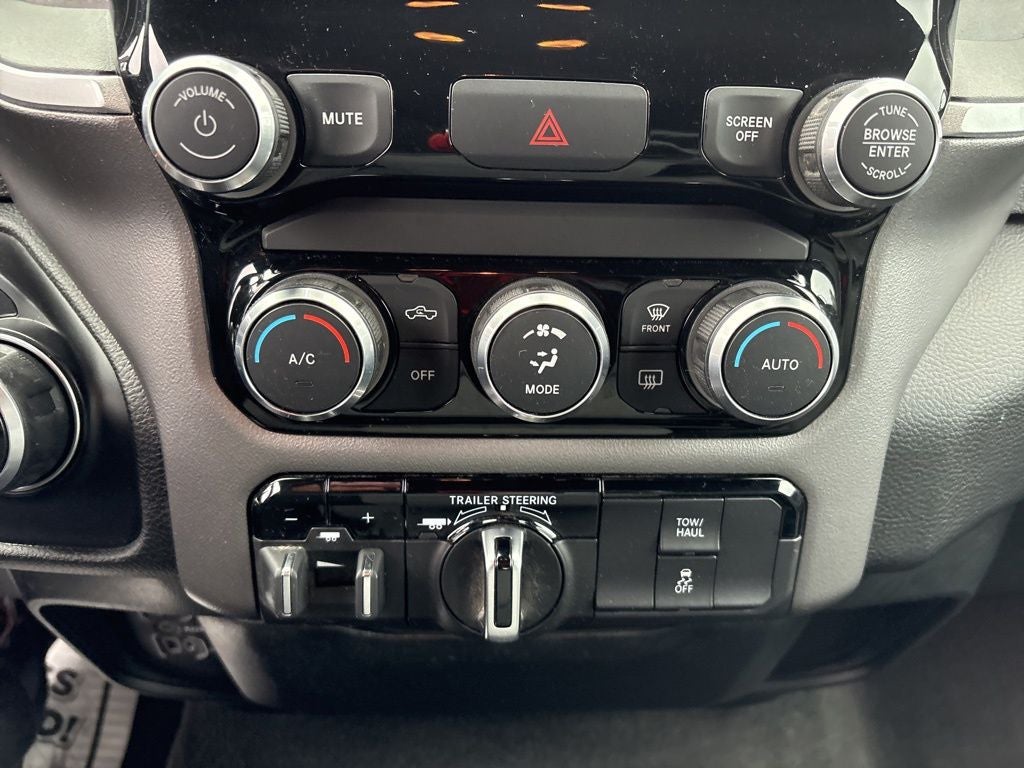 2022 RAM 1500 Big Horn/Lone Star 4D Quad Cab