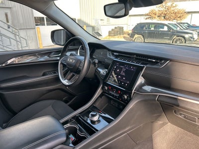 2022 Jeep Grand Cherokee L Laredo