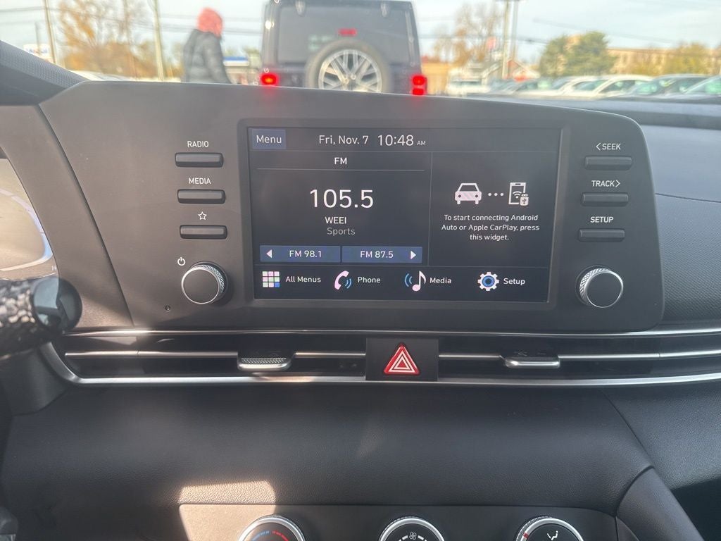 2025 Hyundai ELANTRA SE