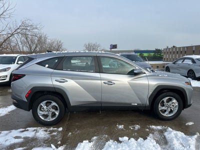 2023 Hyundai TUCSON SE