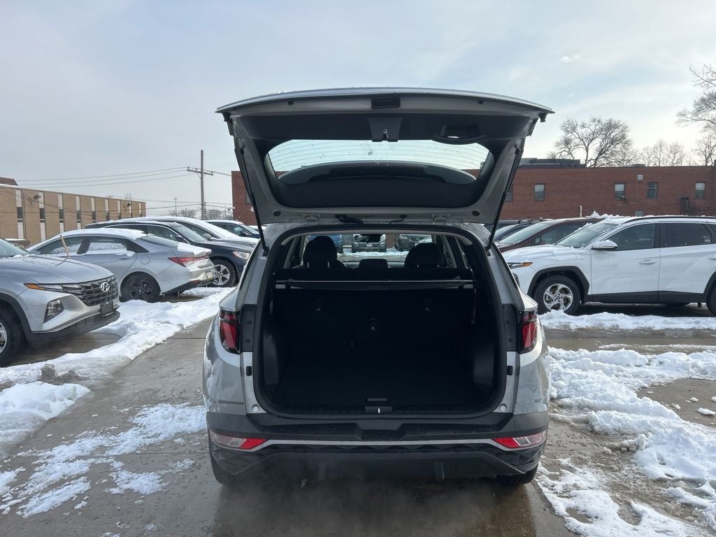 2023 Hyundai TUCSON SE