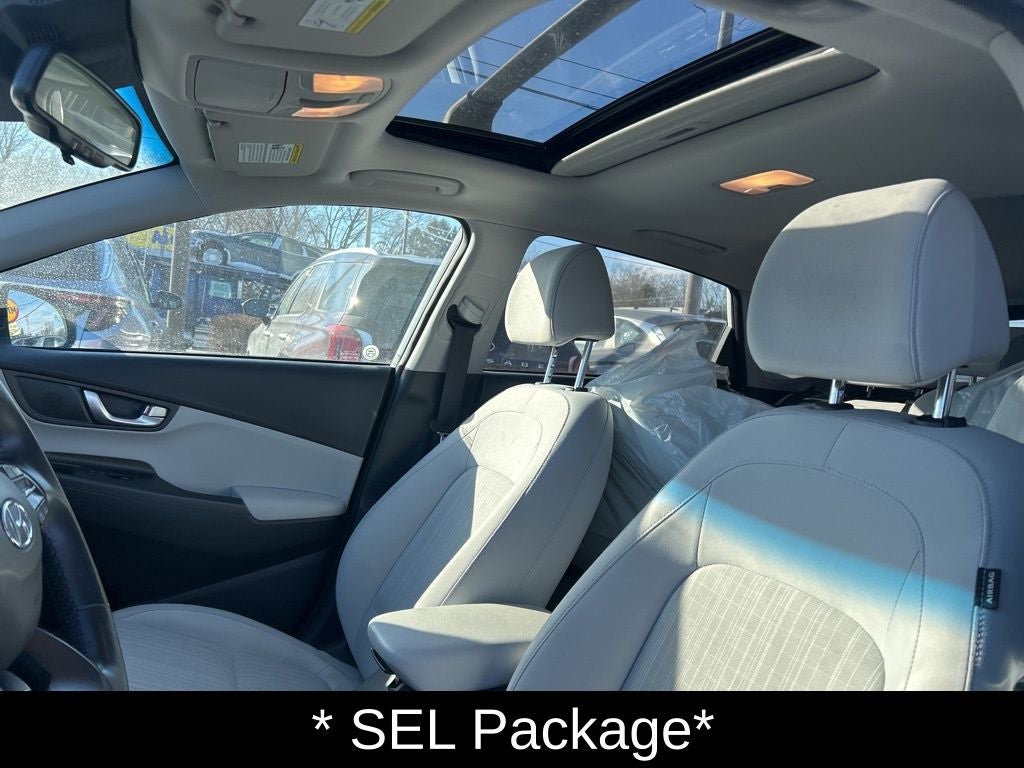 2022 Hyundai KONA SEL