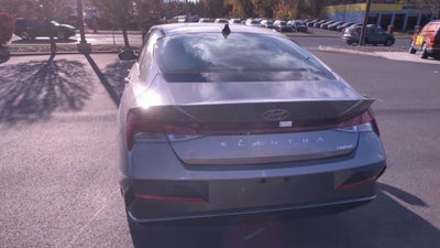 2025 Hyundai ELANTRA Limited