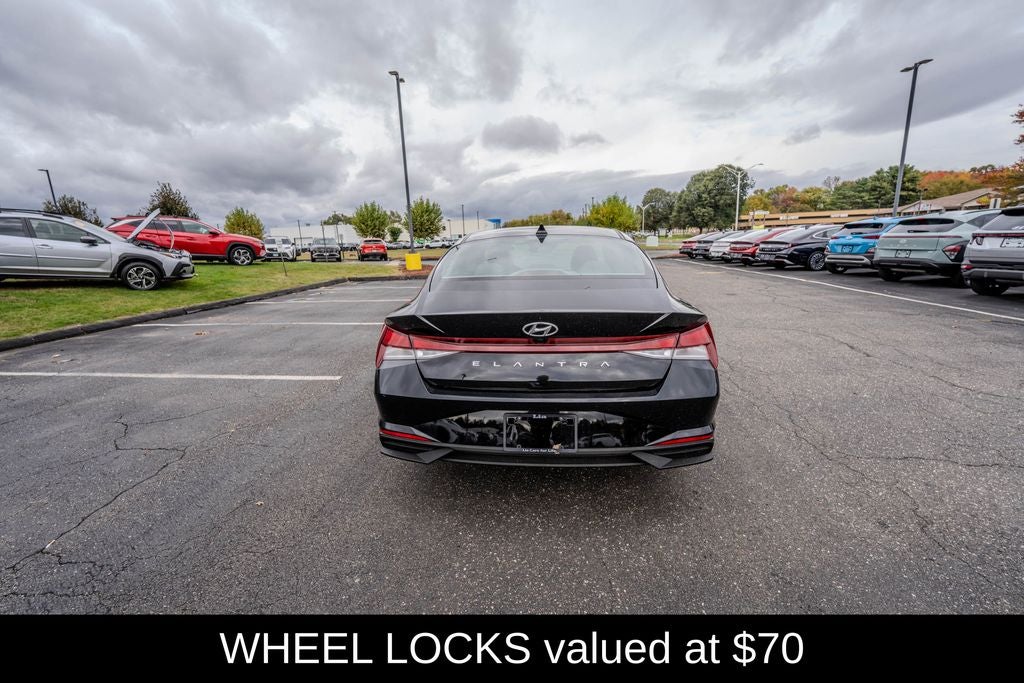 2023 Hyundai ELANTRA SEL