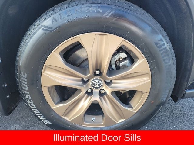 2023 Toyota Highlander Hybrid Bronze Edition XLE