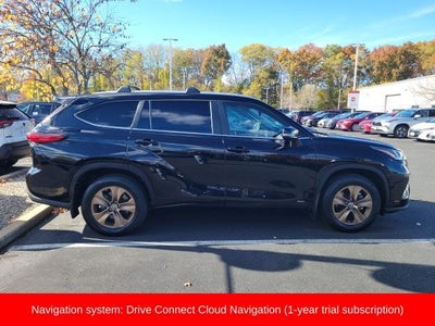2023 Toyota Highlander Hybrid Bronze Edition XLE