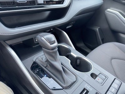 2022 Toyota Highlander LE