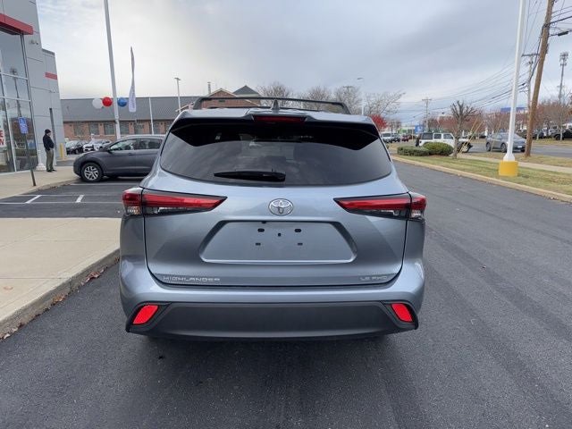 2022 Toyota Highlander LE