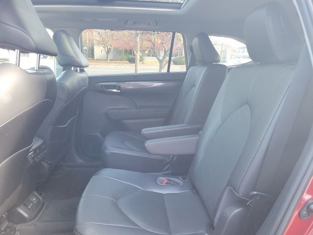 2022 Toyota Highlander Platinum