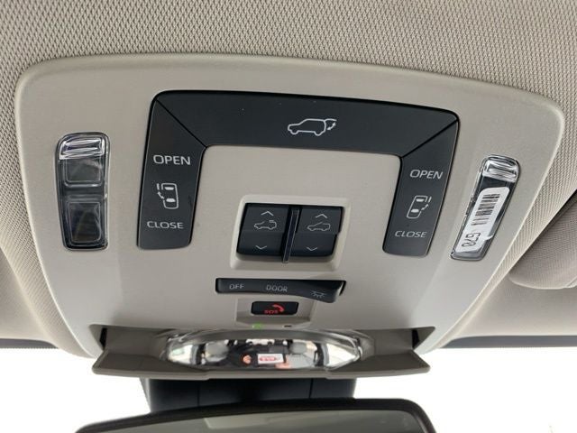 2025 Toyota Sienna XLE 7 Passenger