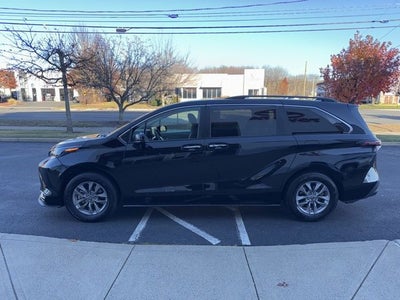2024 Toyota Sienna XLE 8 Passenger